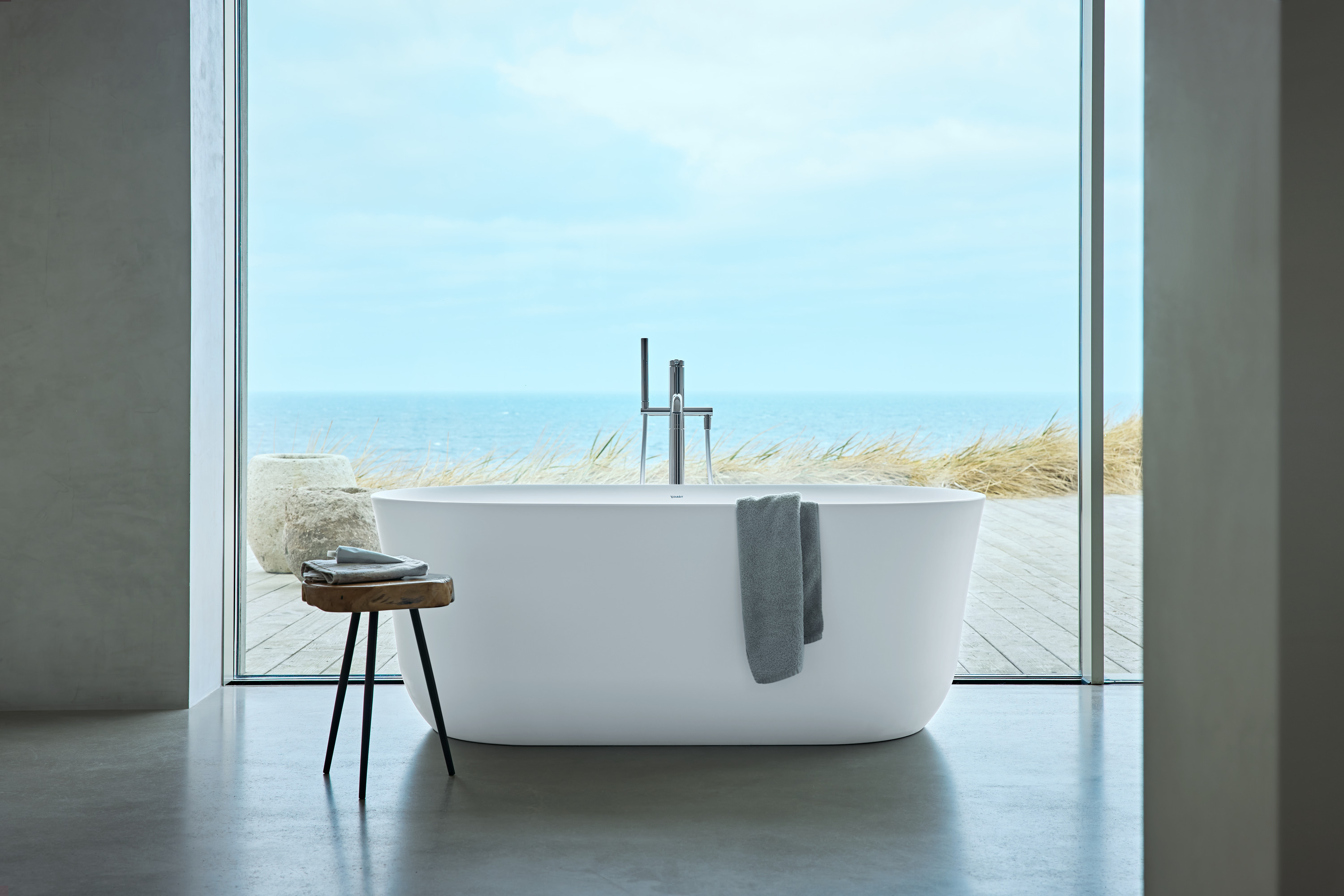 Duravit Soleil freistehende Badewanne aus DuroCast Plus (Mineralguss),  160x80 cm, Weiß Matt